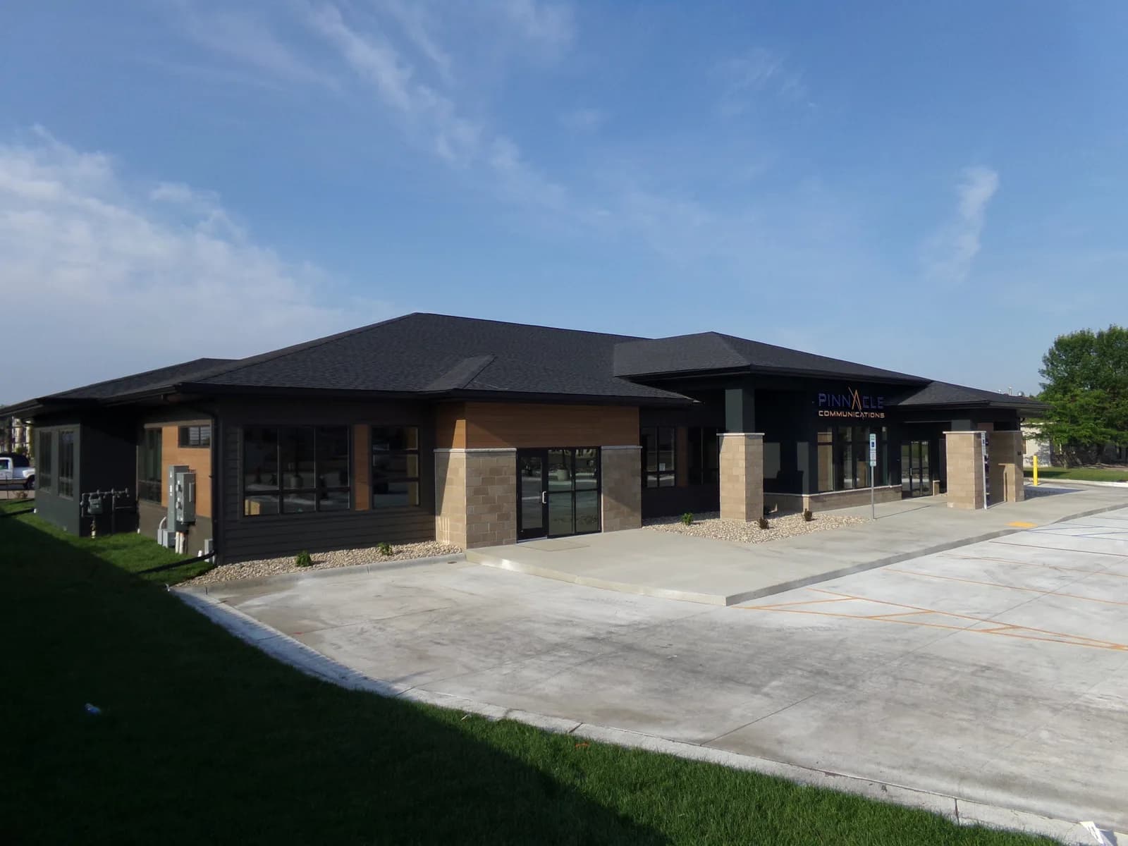 Commercial facility built for Pinnacle Communications