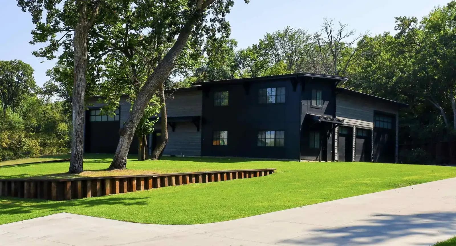 Post-frame shop-house in the country